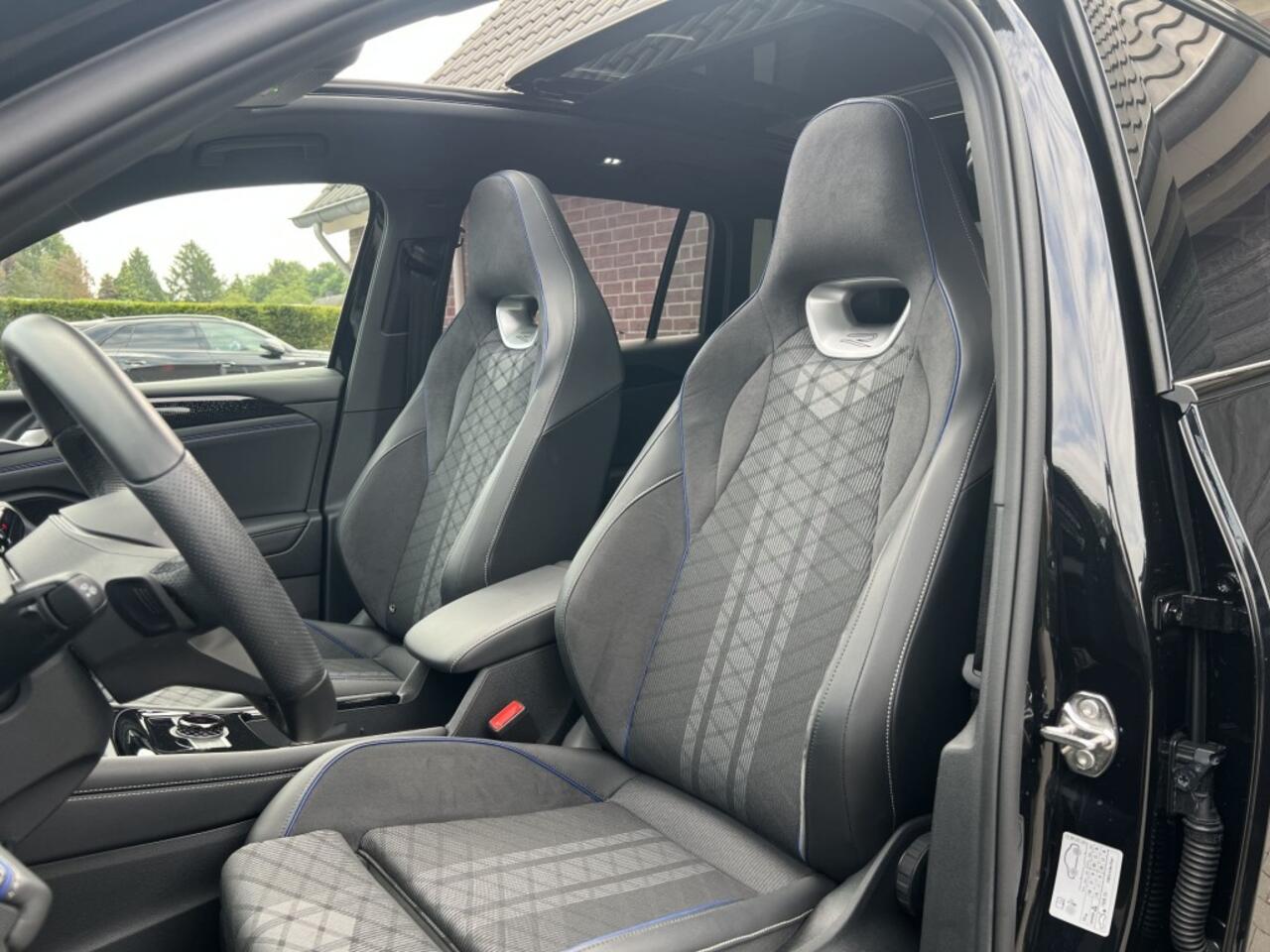 Volkswagen TIGUAN 1.5 eTSI DSG R-Line Pano Blackstyle Trekhaak IQ