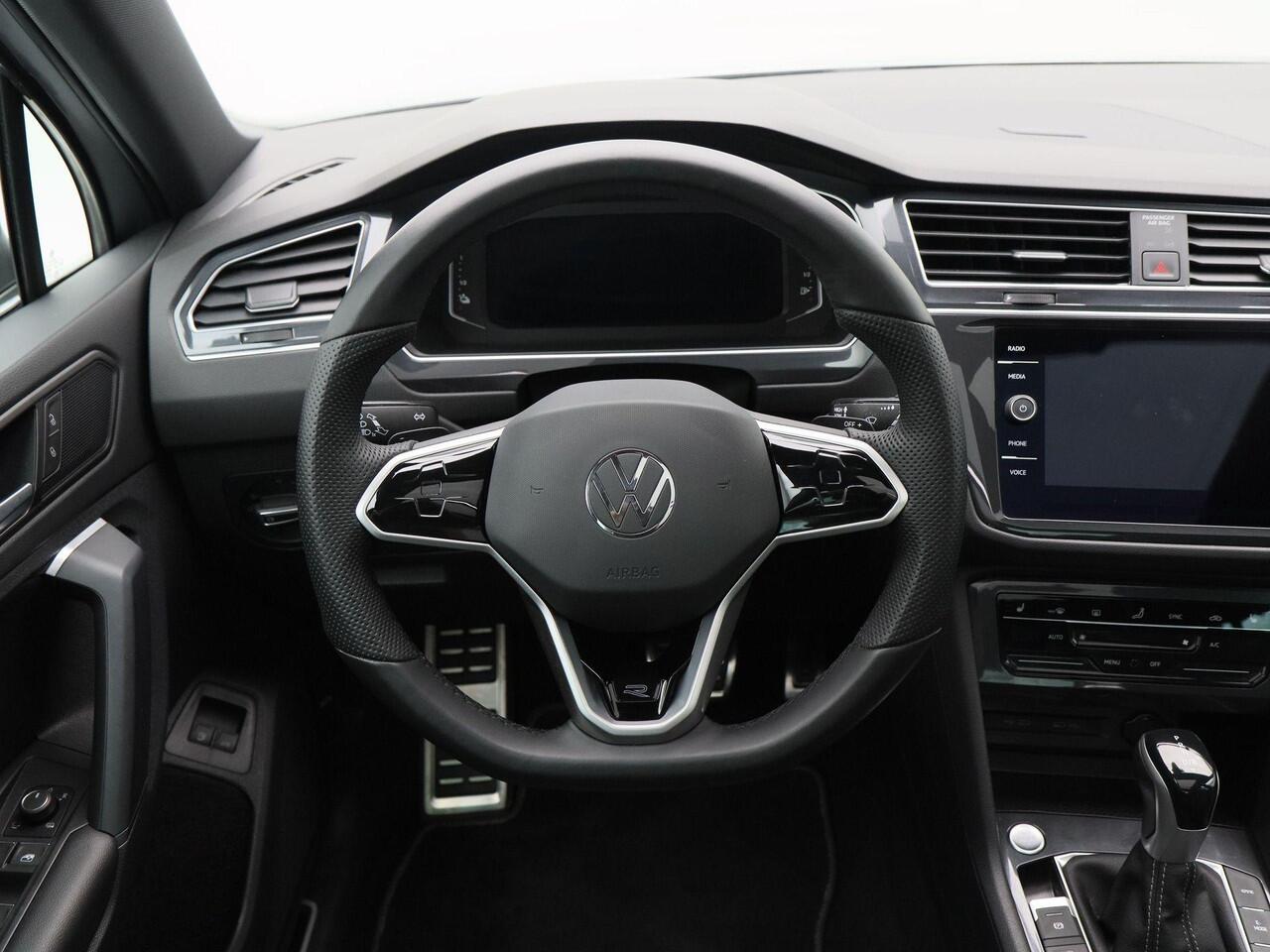 Volkswagen TIGUAN 1.4 TSi 245 Pk Automaat eHybrid R-Line Business+ | Adaptive Cruise | 360° Camera | Panorama Dak | Carplay | Full LED | Stoel en Stuur Verwarming | Digitaal Dashboard | 19 Inch | 18.051 Km!!