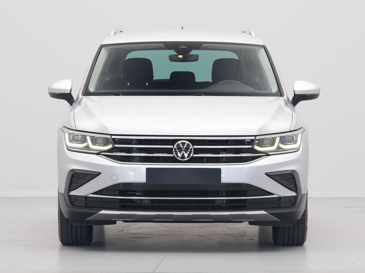 Volkswagen TIGUAN 1.5 TSI 150pk DSG Elegance Matrix Led Navigatie Camera Acc Carplay Side Assist 242