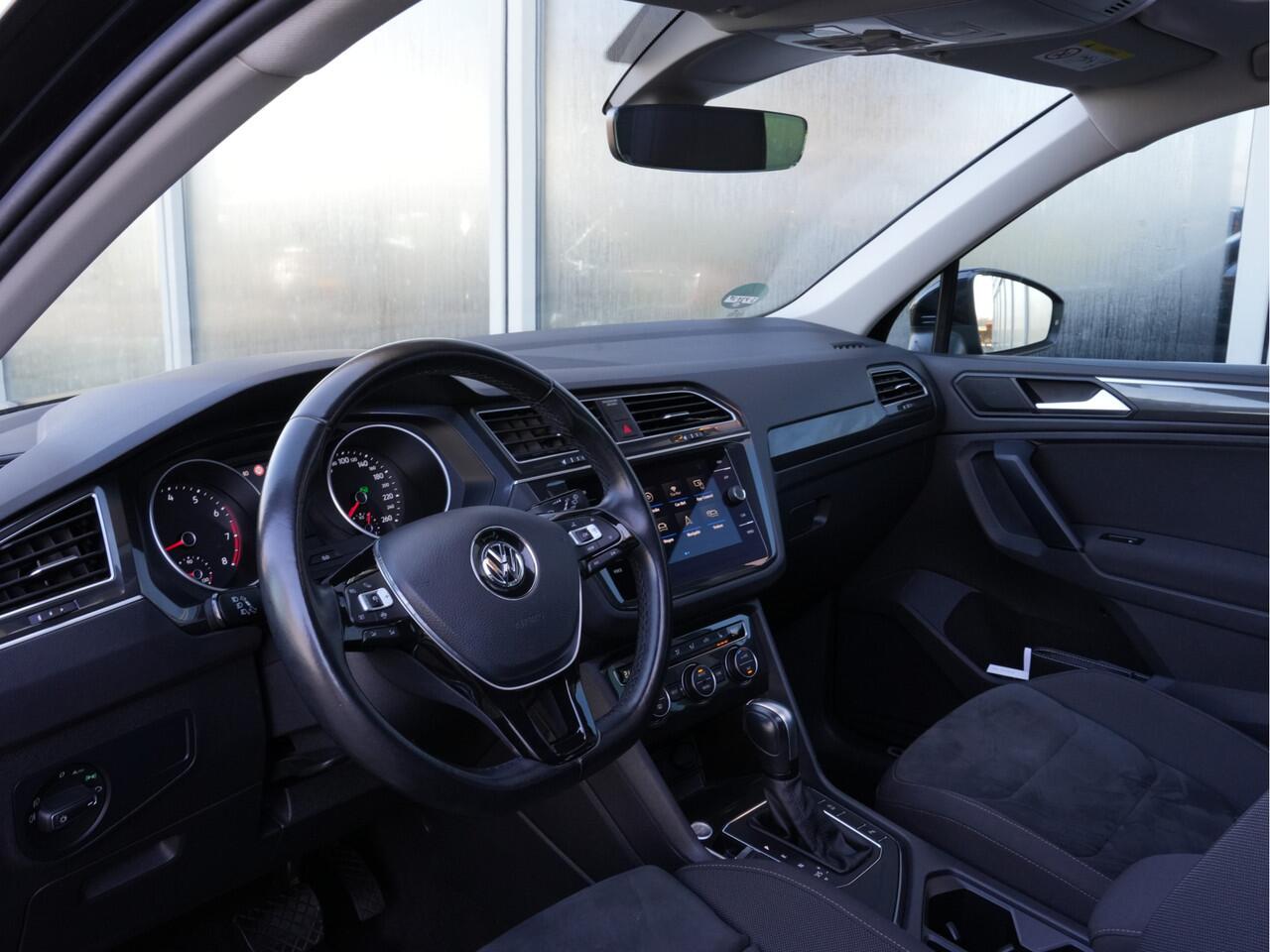 Volkswagen TIGUAN 1.5 TSI ACT Comfortline Business | Navigatie | Adaptive Cruise | Stoelverwarming