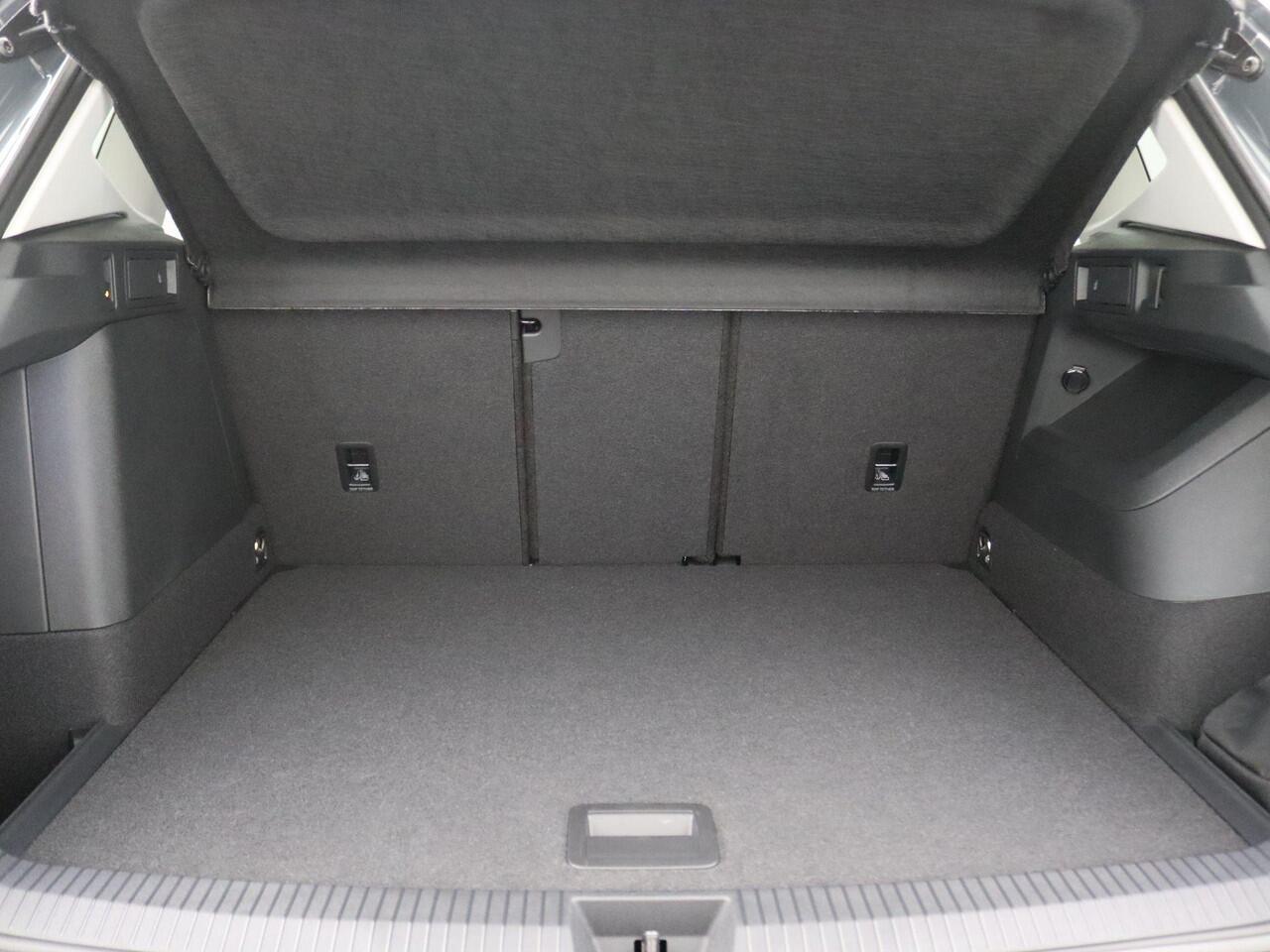 Volkswagen TIGUAN 1.5 eHybrid Life Edition 204PK DSG Pano-Schuifdak, Trekhaak, 19" LM Velgen, Adaptieve Cruise Controle, Achteruitrijcamera, Side Assist, Navi via Apple Carplay/Android Auto, Keyless, Stoel-Stuurverwarming, Elektr. Achterklep