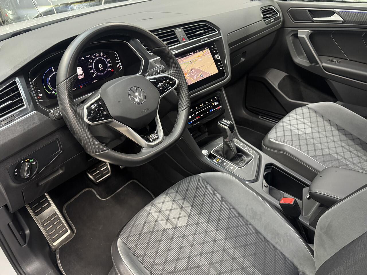 Volkswagen TIGUAN 1.4 TSI eHybrid R-Line BLACK STYLE PHEV,NAVI/360CAM,PANO,20INCH,TREKHAAK