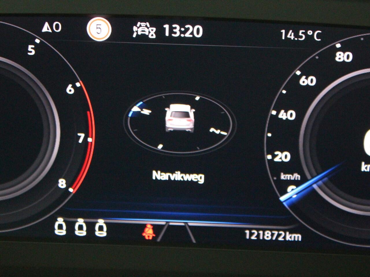 Volkswagen TIGUAN 1.5 TSI Life Business | Panoramadak | Trekhaak | Camera |*