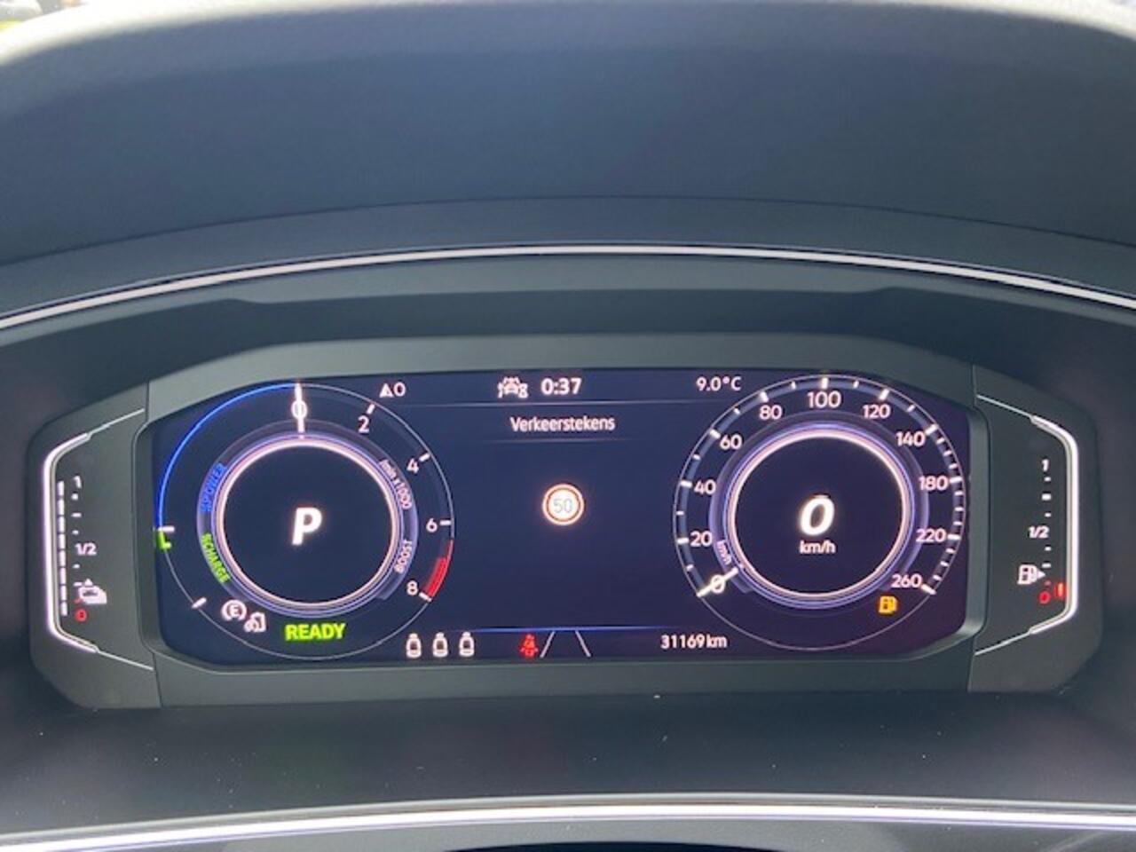 Volkswagen TIGUAN 1.4 TSI eHybrid Elegance / Panoramadak / Navi / Camera / 18" LMV / IQ LED