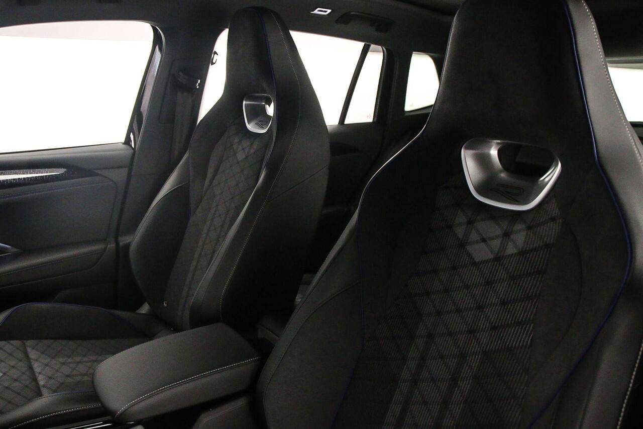 Volkswagen TIGUAN R-Line Edition 1.5 TSI eHybrid 272pk DSG Automaat Black Style, Trekhaak, Panoramadak, Adaptive cruise control, Achteruitrijcamera