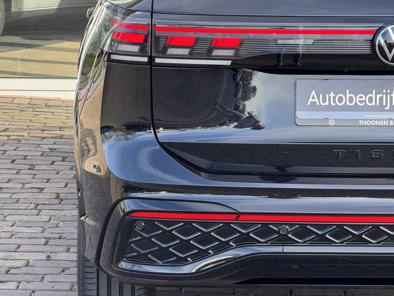 Volkswagen TIGUAN 1.5 eTSI R-Line Edition | 360° camera | Massage | Navi | HUD