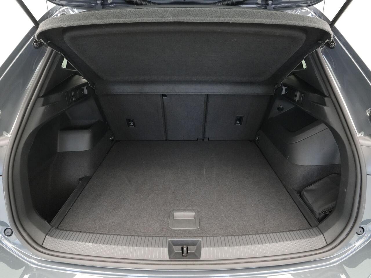 Volkswagen TIGUAN 1.5 eTSI R-Line Business Panorama Camera Navigatie Acc 36