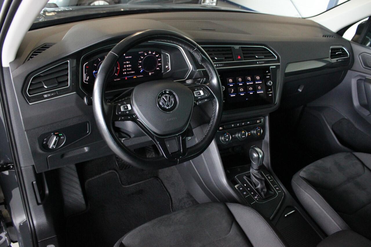 Volkswagen TIGUAN 1.5 TSI ACT Highline Trekhaak | Virtual Cockpit | Carplay | Alcantara | Adapt. Cruise | LED | 18" LMV | PDC V+A