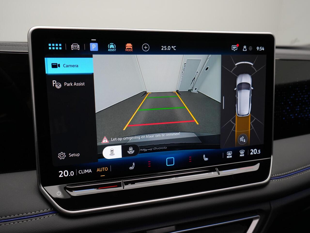 Volkswagen TIGUAN 1.5 eHybrid 204 pk DSG R-Line Edition | Panoramadak | Trekhaak | Adaptive Cruise | Side Assist | Park Assist | 20 inch