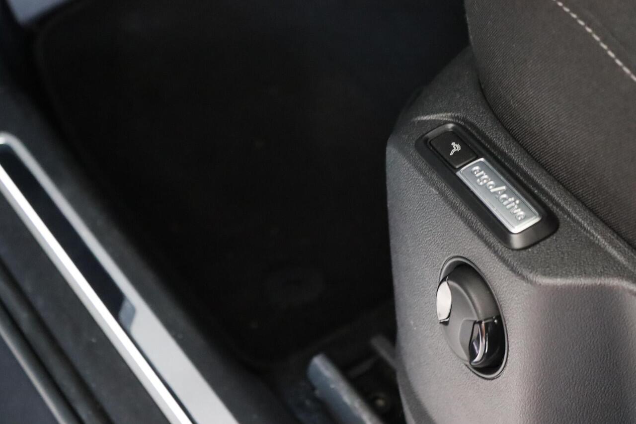 Volkswagen TIGUAN Allspace 1.5 TSI, Highline R-Line, 7-Persoons, Elek. Trekhaak, Panoramadak, Apple Carplay/Android Auto, Led, Massage, Camera,