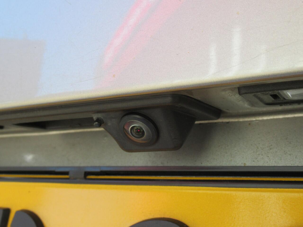 Volkswagen TIGUAN 1.5 TSI ACT 150-PK Automaat | Airco | Navi | Wegklapbare Trekhaak | Incl. BOVAG Garantie | Stoelverwarming | Metallic lak |