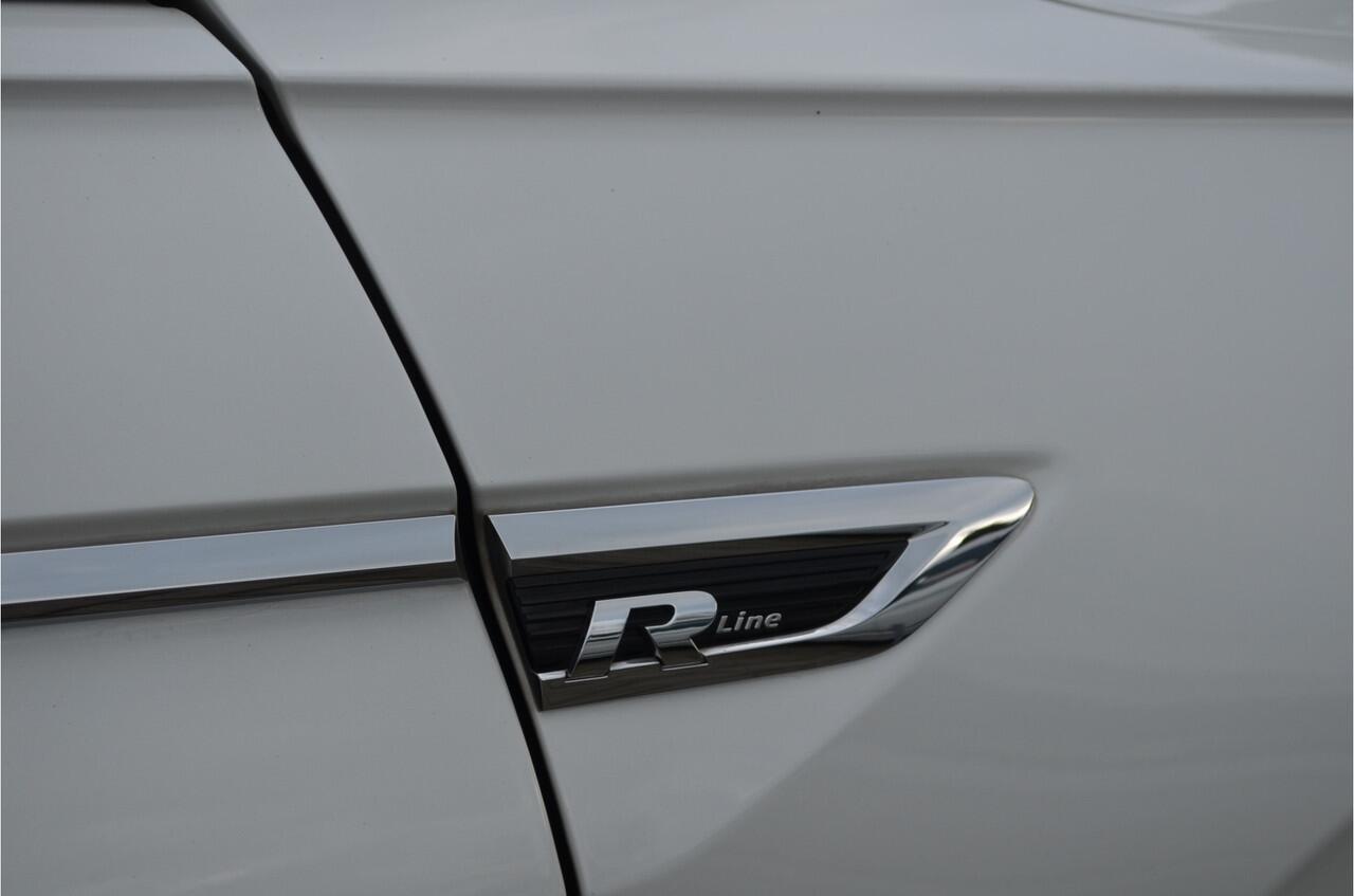 Volkswagen TIGUAN 1.5 TSI ACT Highline Business R-line Pano | Parelmoer wit | Virtual cockpit | Carplay | 20'' LMV zwart | LED koplampen | Stoelverwarming | Alcantara