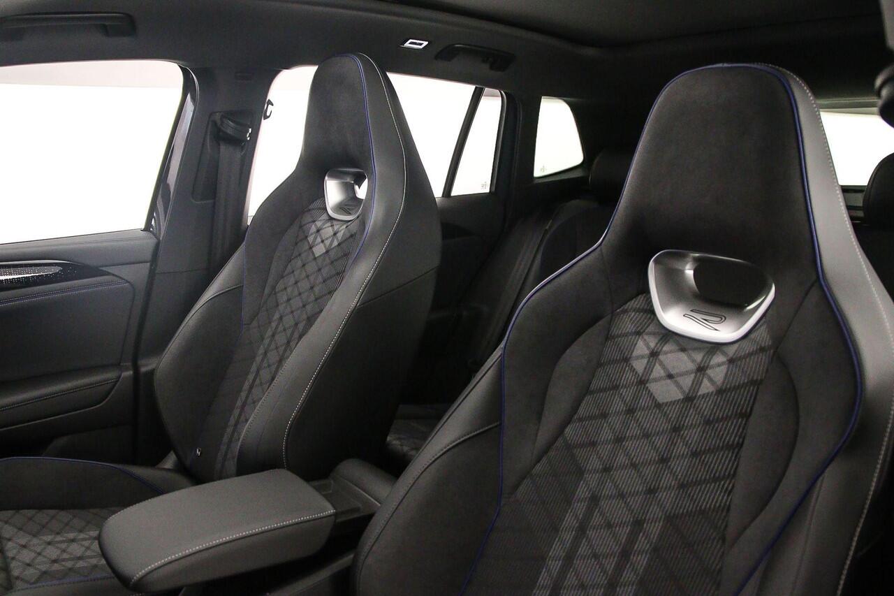 Volkswagen TIGUAN R-Line Edition 1.5 TSI eHybrid 272pk DSG Automaat Trekhaak, Black Style, Panoramadak, Adaptive cruise control, Elektriche achterklep, Achteruitrijcamera