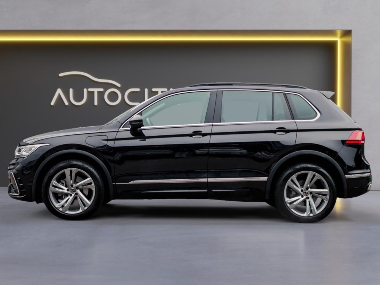 Volkswagen TIGUAN 1.4 TSI R-Line eHybrid Pano l Keyless l Camera