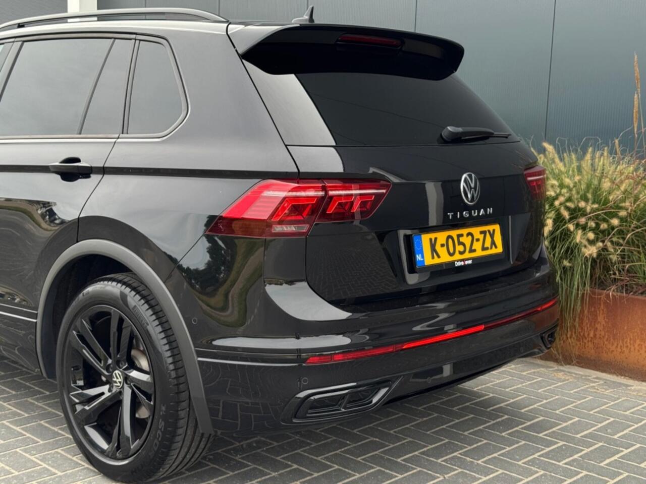 Volkswagen TIGUAN 1.5 TSI 3x R-Line Bns+ NAVI CAMERA PDC CLIMATE ACC IQ LIGHT