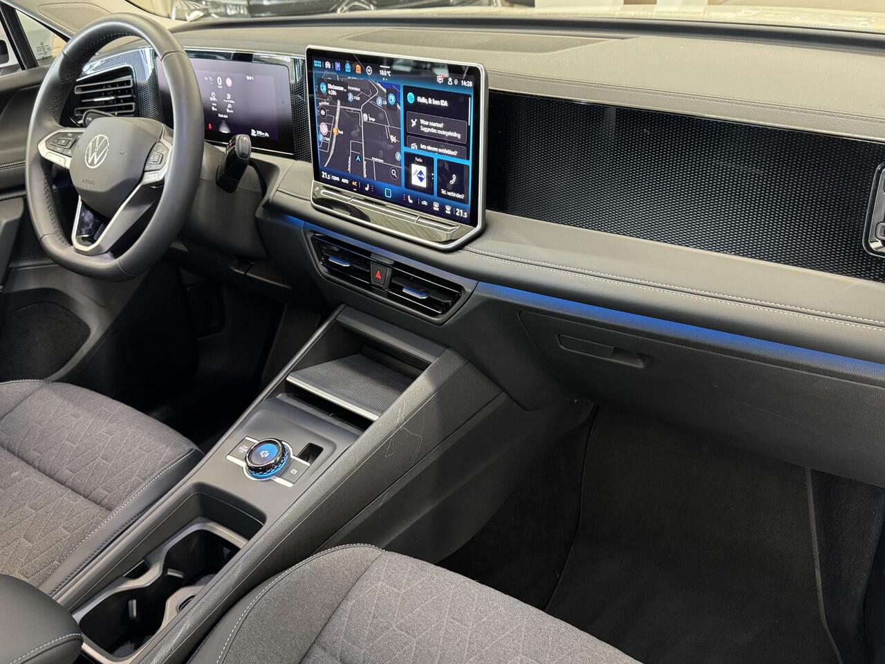 Volkswagen TIGUAN 1.5 eTSI Life Edition Automaat | Virtual Cockpit | LED Verlichting | 18"Lmv | Stoel / Stuurverwarming | Climate Control | Navigatie | PDC | Apple Carplay/Android Auto | Camera |Dode Hoek Detectie | ( Vestiging - Vianen Tel: 0347-371248 )