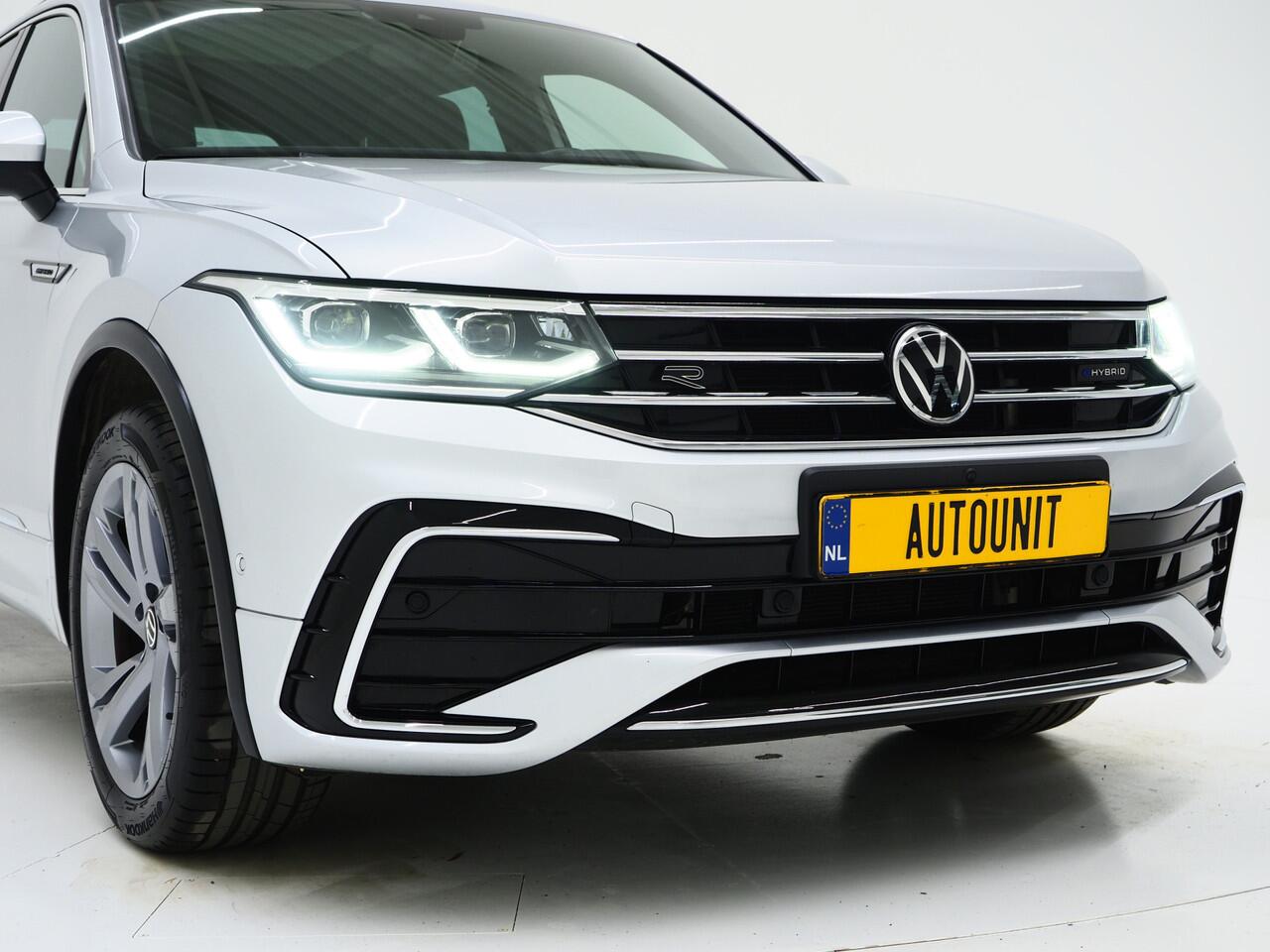 Volkswagen TIGUAN 1.4 TSI eHybrid R-Line Exclusive | Panoramadak | Leder | Head Up | 360 | Adaptive Cruise | Carplay