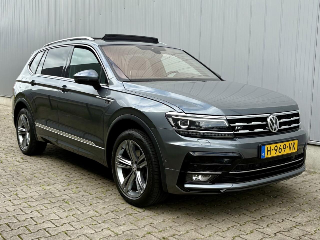 Volkswagen TIGUAN 1.5 TSI AUT R-LINE 7PERS. PANODAK TREKHAAK