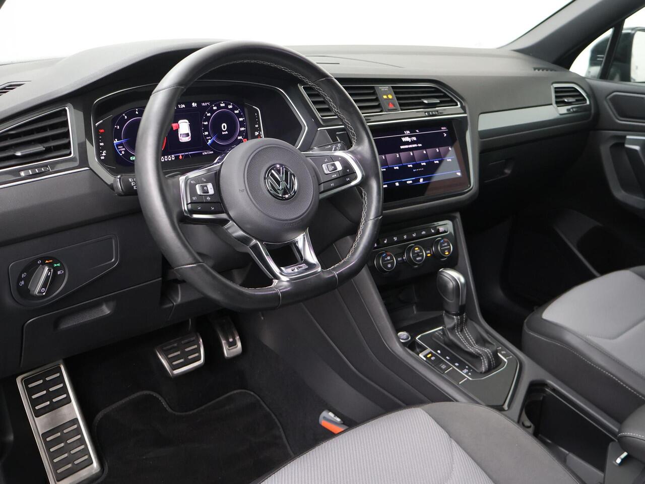 Volkswagen TIGUAN Allspace 1.5 TSI Highline Business R 7p. | 150 PK | Automaat | Panoramadak | Derde zitrij | Adaptive cruise control | 20" LM velgen |