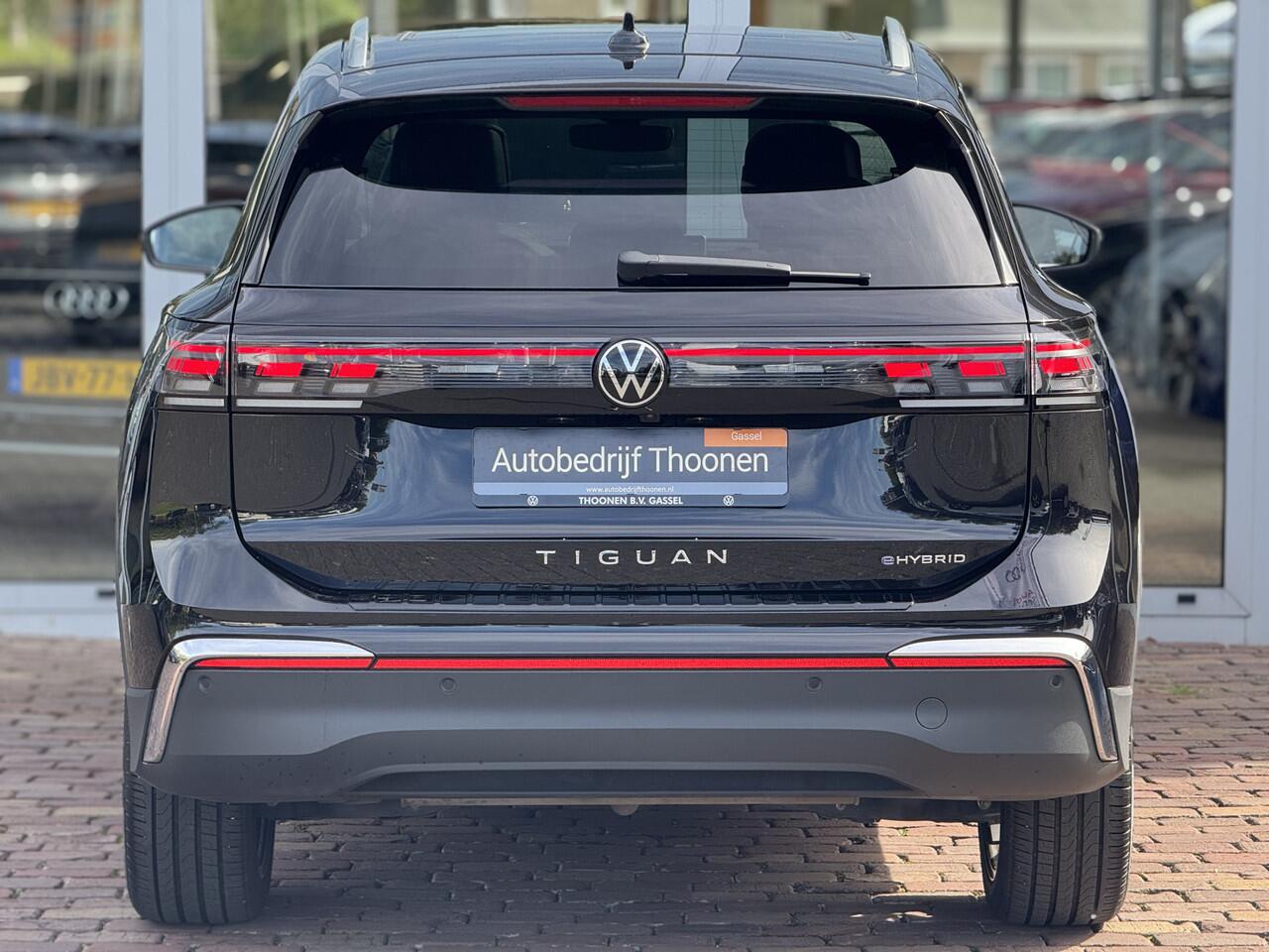 Volkswagen TIGUAN 1.5 eHybrid Elegance | Leer | Pano | Trekhaak