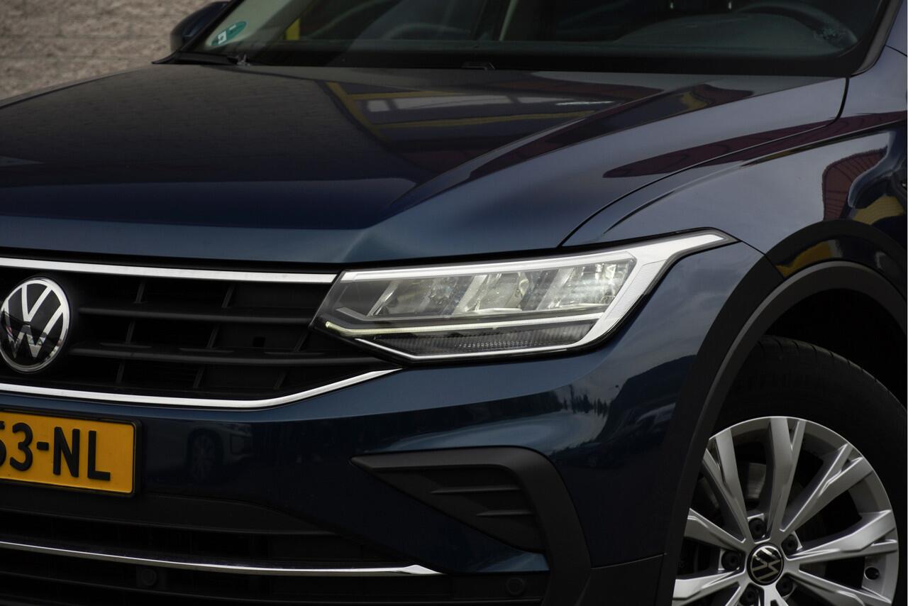 Volkswagen TIGUAN 1.5 TSI 150PK! Automaat Life Business BJ2021 Lmv 17" | Led V+A | Pdc | Navi | Keyless entry | Elek. trekhaak | Elek. achterklep | App-Connect | Virtual cockpit | Climate control | Cruise control | Extra getint glas