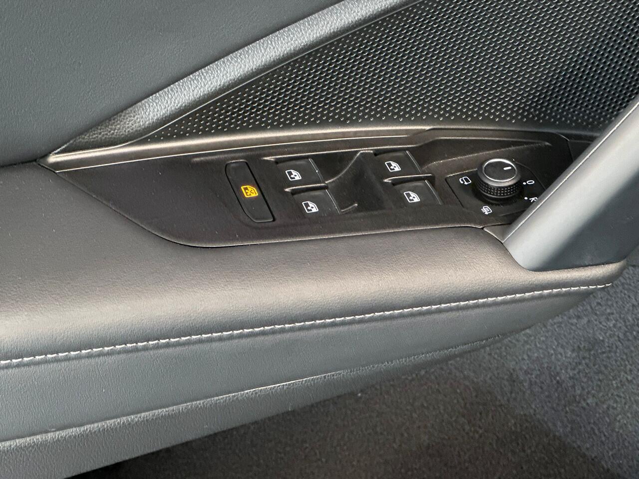 Volkswagen TIGUAN 1.5 eTSI 150pk R-Line Edition Velgen 'York', 20 inch | Adaptive Cruise Control | Panoramaschuif-kanteldak