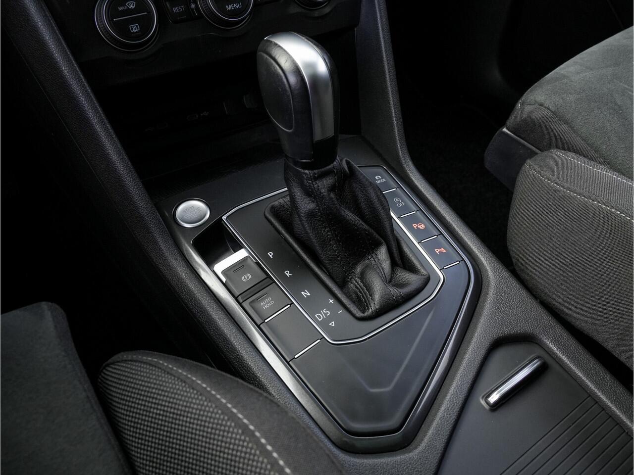 Volkswagen TIGUAN Allspace 1.5 TSI AUT 7 PERS 3x R-LINE PANODAK NAVI CAMERA DIGIDASH 20INCH LMV PARKASSIST PDC Nw Model