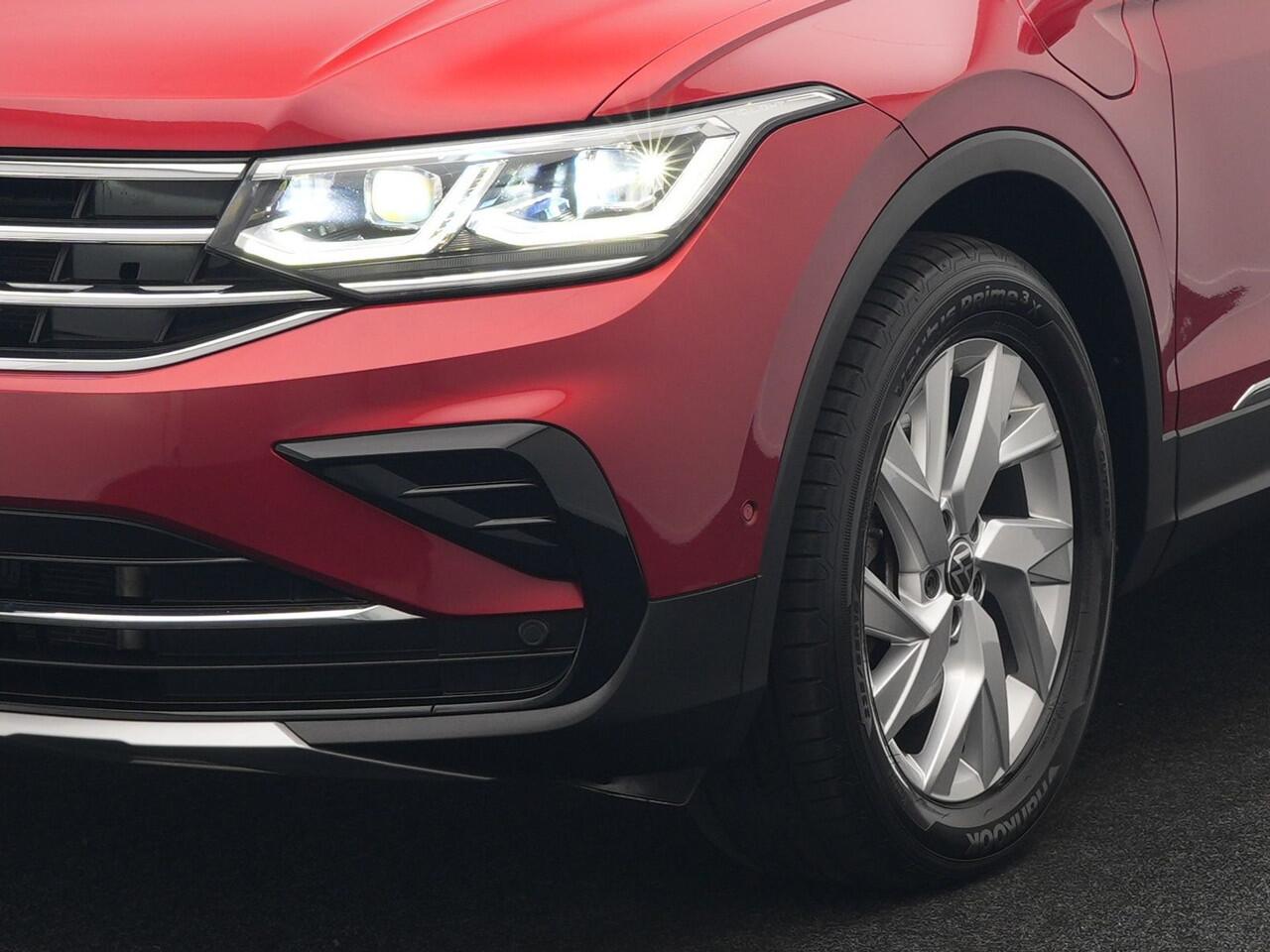 Volkswagen TIGUAN 1.4 TSI eHybrid Elegance Plug In Hybrid 245pk Dealer O.H. PHEV | Trekhaak Af Fabriek | Panodak | Head Up | Adaptive Cruise | 360 Camera | Alcantara Stoelen Massage & Verwarmd | IQ Light | Sfeerverlichting | Stuur Verwarmd | Apple Carplay |