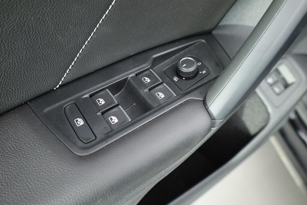 Volkswagen TIGUAN 1.4 TSI eHybrid R-Line Business+ | Pano | Dig. Cockpit | Camera+PDC | Stoel- Stuurverw. | Adapt. Cruise | Nav+App.Connect | Elek. klep | IQ.Light V