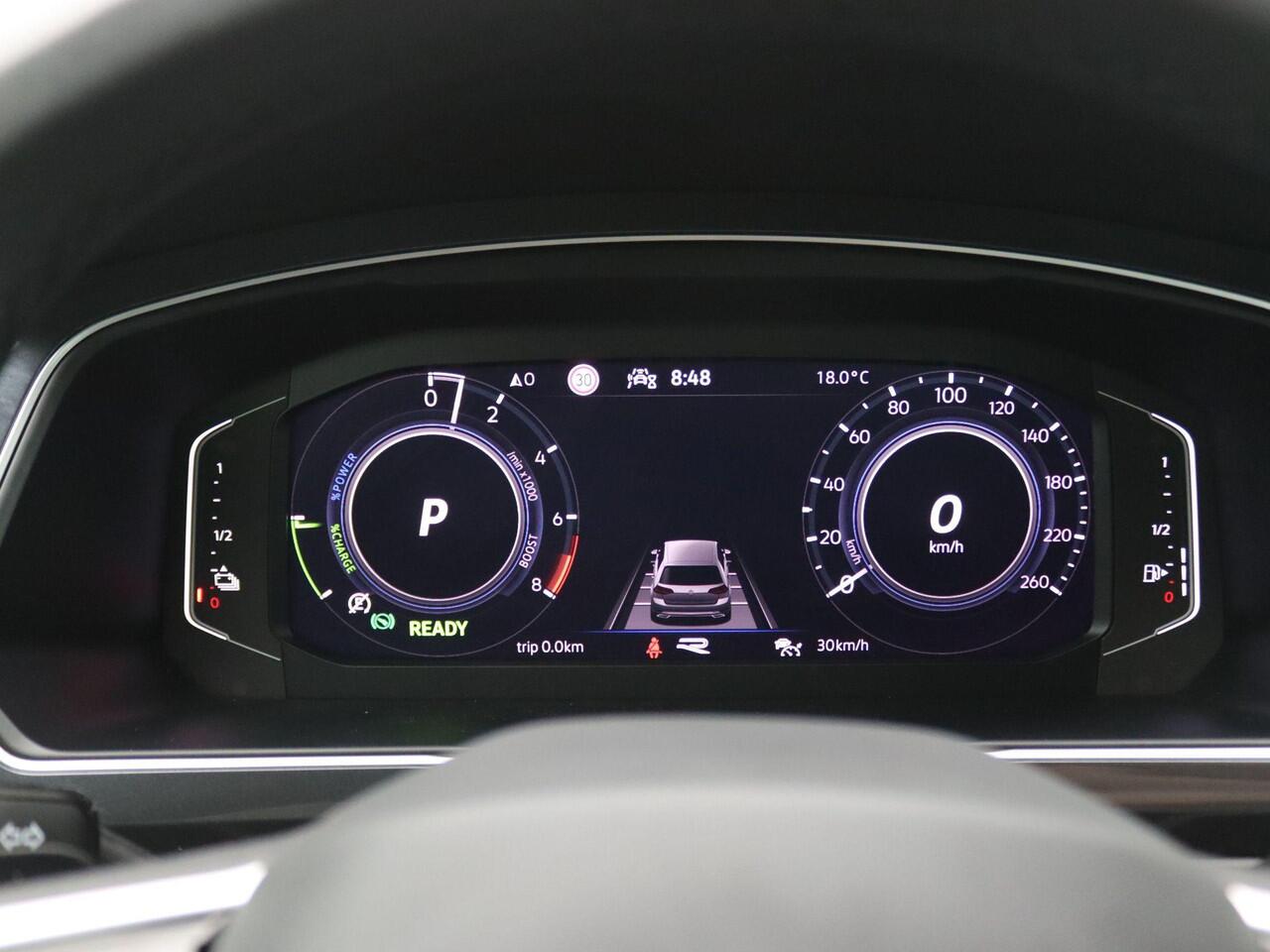 Volkswagen TIGUAN 1.4 TSI eHybrid R-Line Business+ 245PK DSG Matrix-LED, 360gr. Camera, Elektr. Achterklep, Side assist, Keyless, Virtual Cockpit, Park Assist, 19" LM Velgen