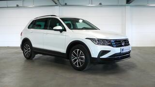 volkswagen-tiguan-1.5-tsi-life--1-