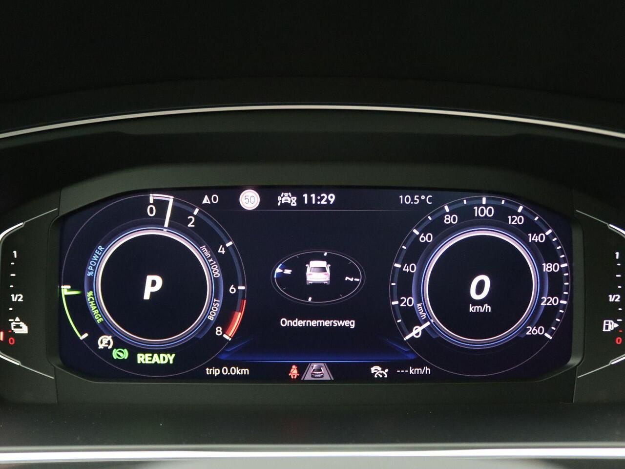 Volkswagen TIGUAN 1.4 TSI eHybrid Life Business 245PK DSG elek. bedienbare achterklep, achteruitrijcamera, keyless, full led, adaptive cruise, lane assist, navigatie, 17" lichtmetaal