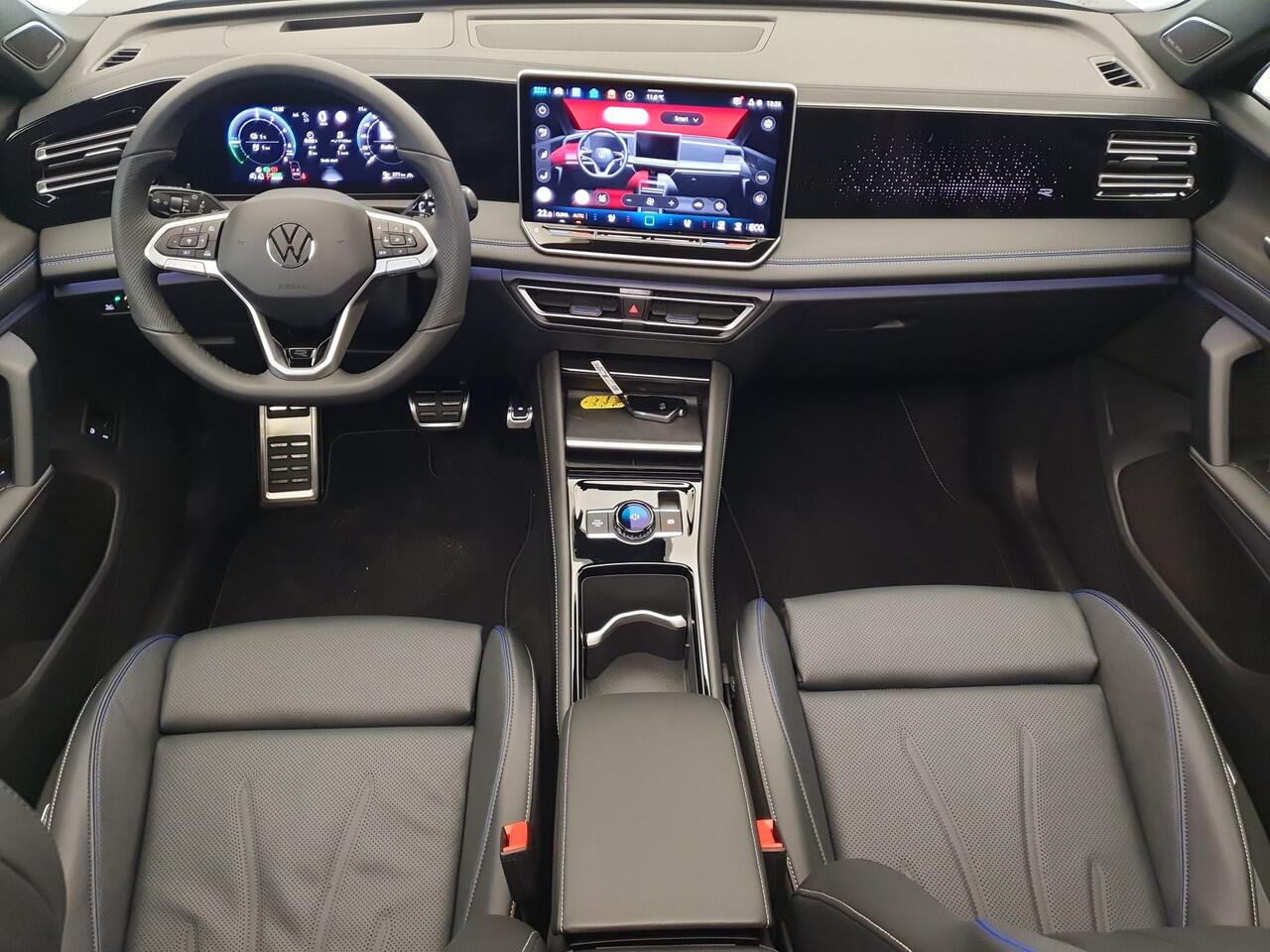 Volkswagen TIGUAN 1.5 eHybrid 272pk DSG/AUT R-Line Wegklapbare trekhaak, Panoramadak, Harman/Kardon, Leder