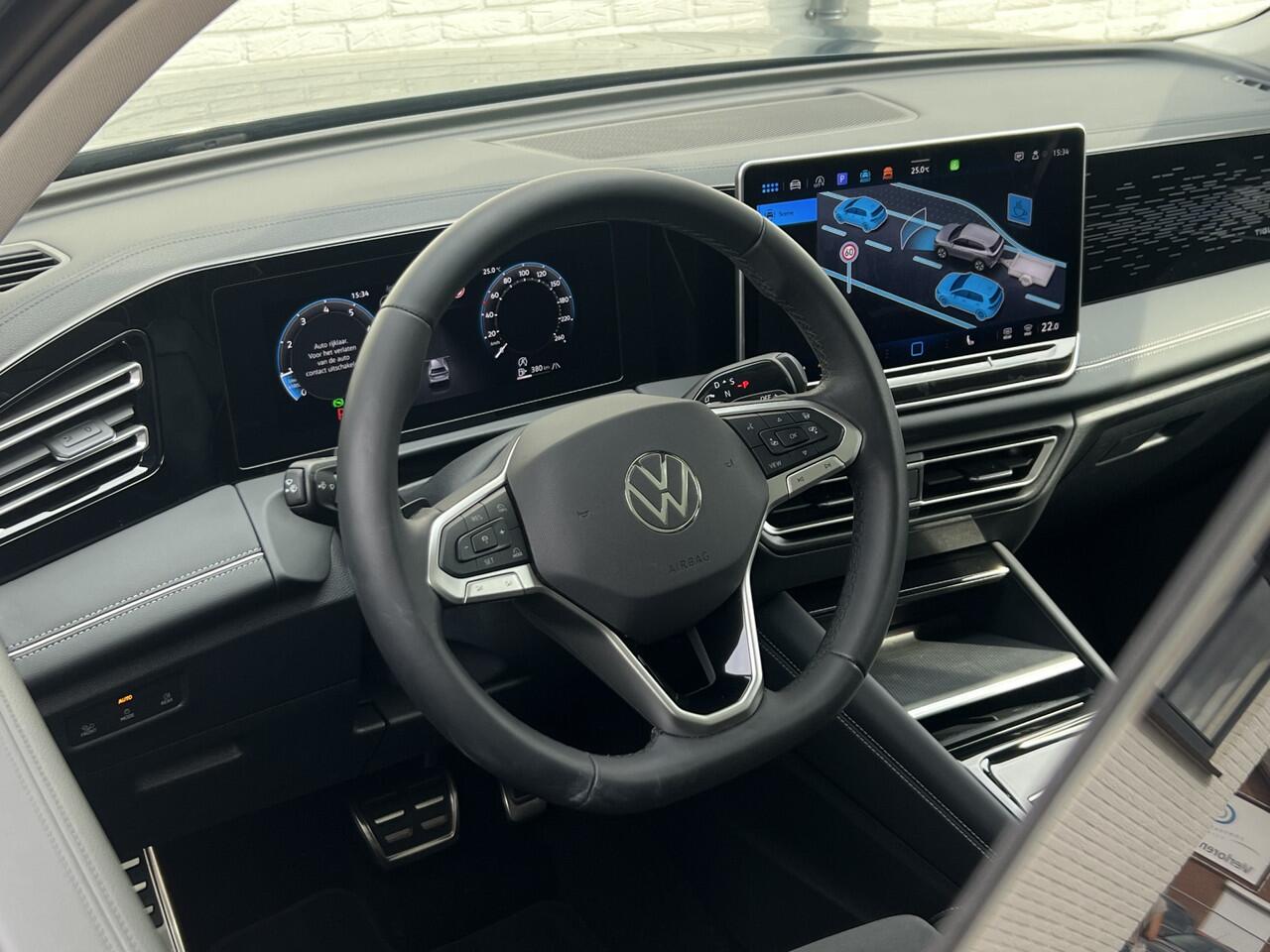 Volkswagen TIGUAN 1.5 eTSI Elegance | Pano | IQ LIght | 360 Camera | 18 inch