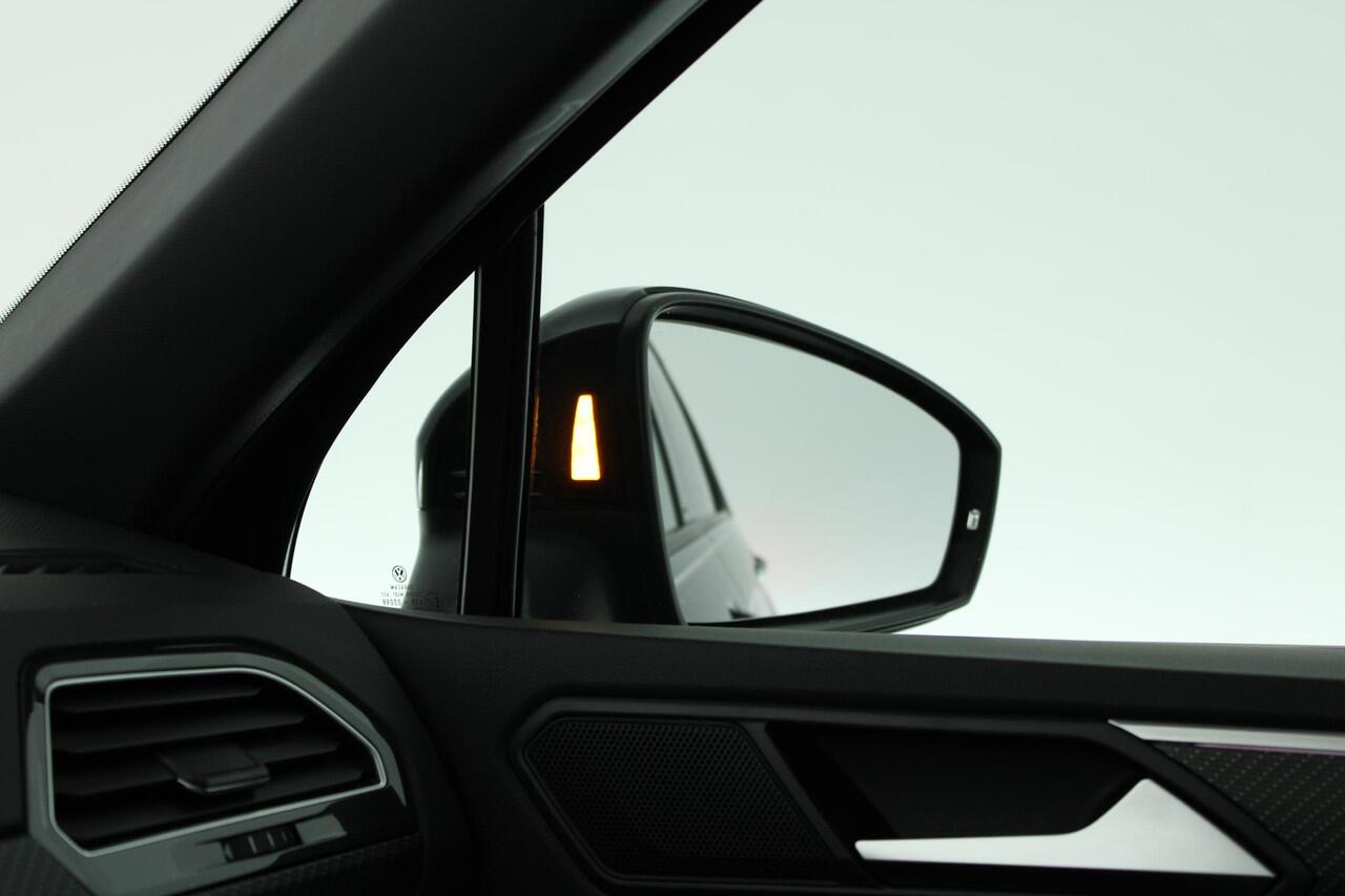 Volkswagen TIGUAN 1.4 TSI 245pk eHybrid R-Line Business+ Black Style Panoramadak Trekhaak Stoelverwarming