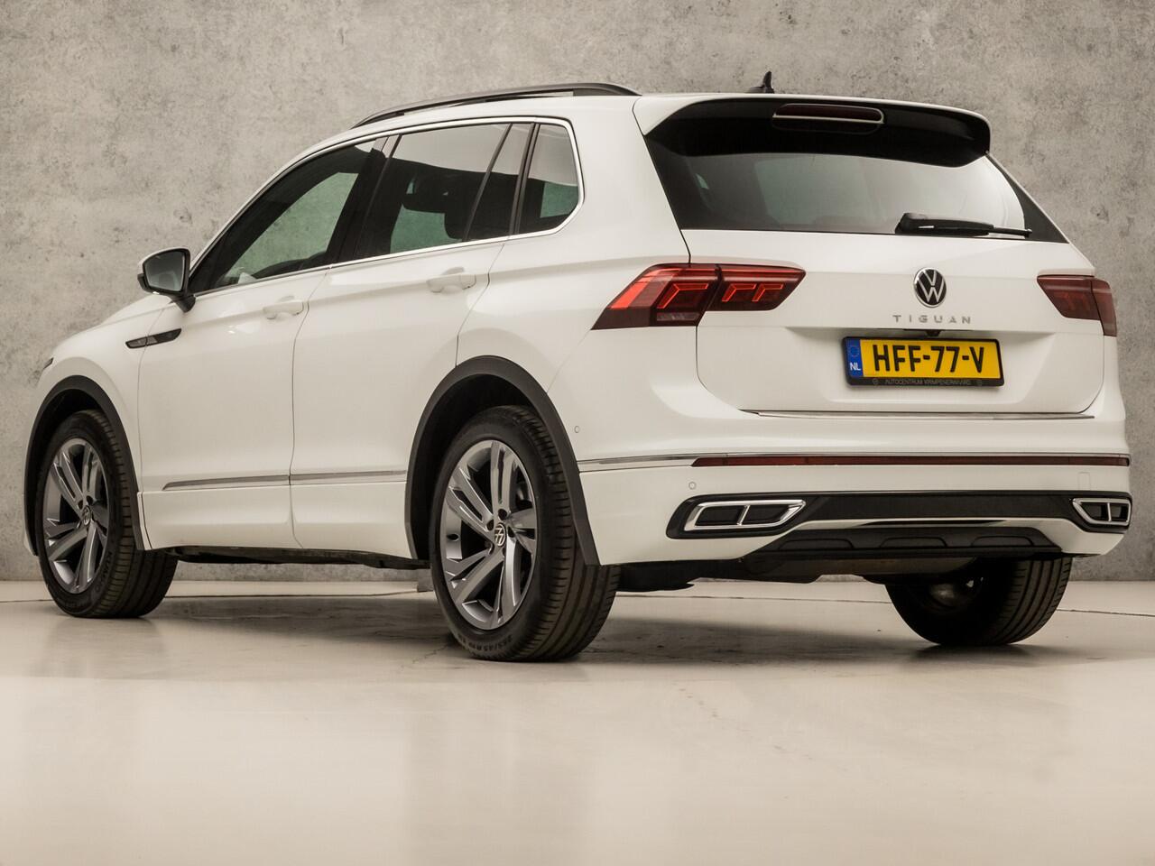 Volkswagen TIGUAN 1.5 TSI R-Line Sport 150Pk Automaat (2X R-LINE, PANORAMADAK, NIEUW MODEL, VIRTUAL COCKPIT, IQ LIGHT, HEAD-UP DISPLAY, DYNAMISCHE KNIPPERLICHTEN, APPLE CARPLAY, CAMERA, KEYLESS, NIEUWSTAAT)