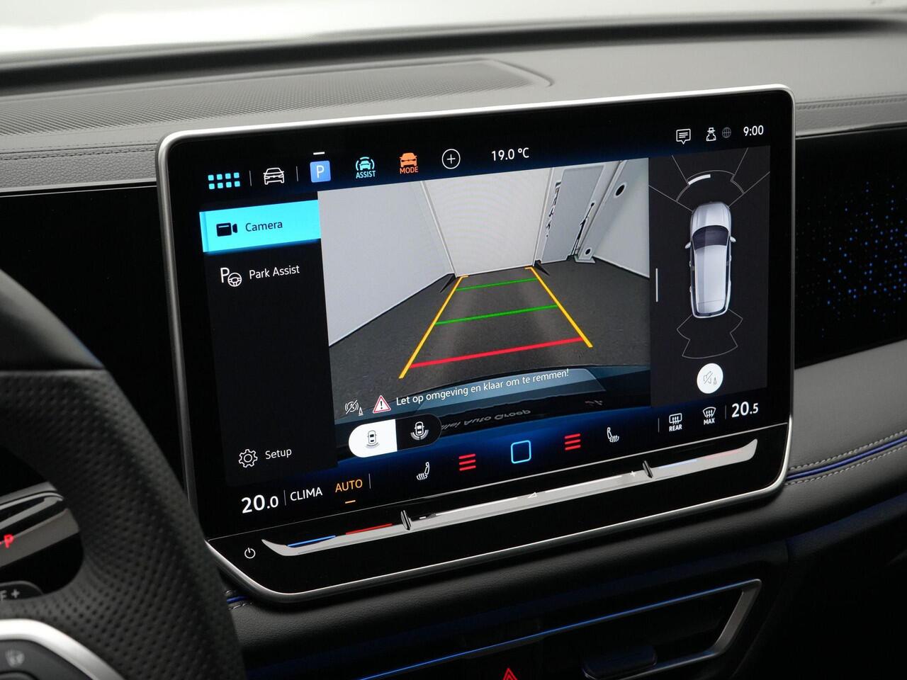 Volkswagen TIGUAN 1.5 eHybrid 272 pk DSG R-Line Edition | Panoramadak | Stoel-/stuurverwarming | Sportstoelen | Standkachel | Park Assist | Side Assist | 20 inch