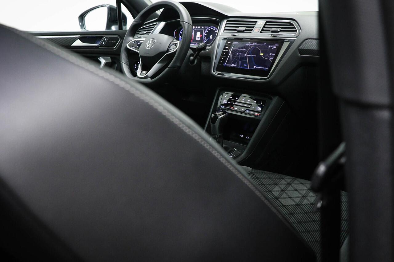 Volkswagen TIGUAN Allspace 1.5 TSI R-Line Business+ 7p. | PANORAMADAK | MATRIX LED | HEAD UP | STUURVERWARMING | CAMERA