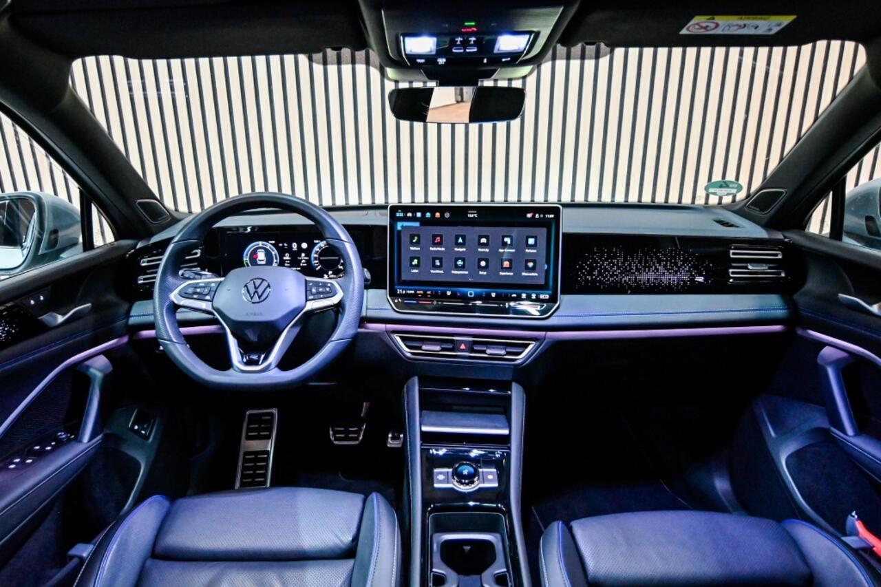 Volkswagen TIGUAN 1.5 eHybrid R-Line | 272 PK | PANO | STOELVERWARMING | STUURVERW