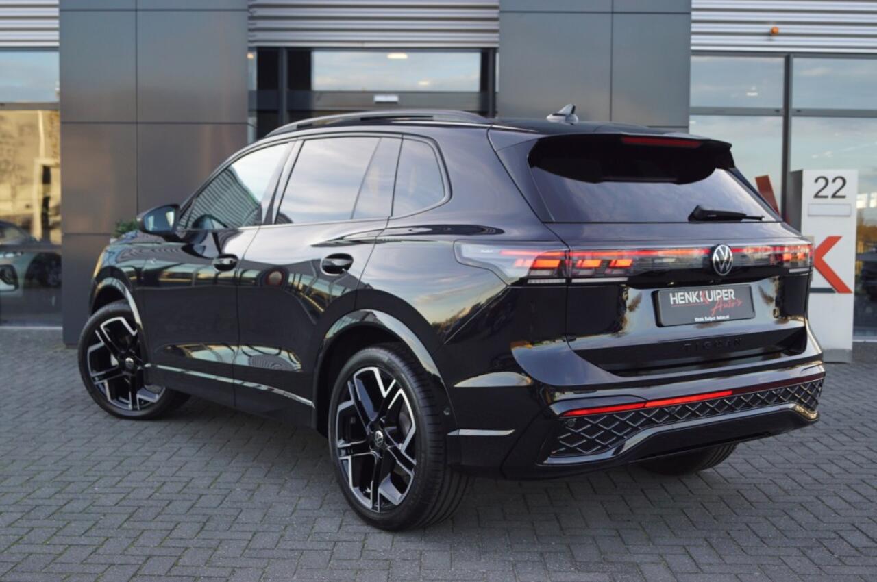 Volkswagen TIGUAN 1.5 eTSI DSG R-Line Black st 150pk /Leer/Panodak/Head-up/Trekh afnb./Navi Pro/Matrix LED /360 gr camera