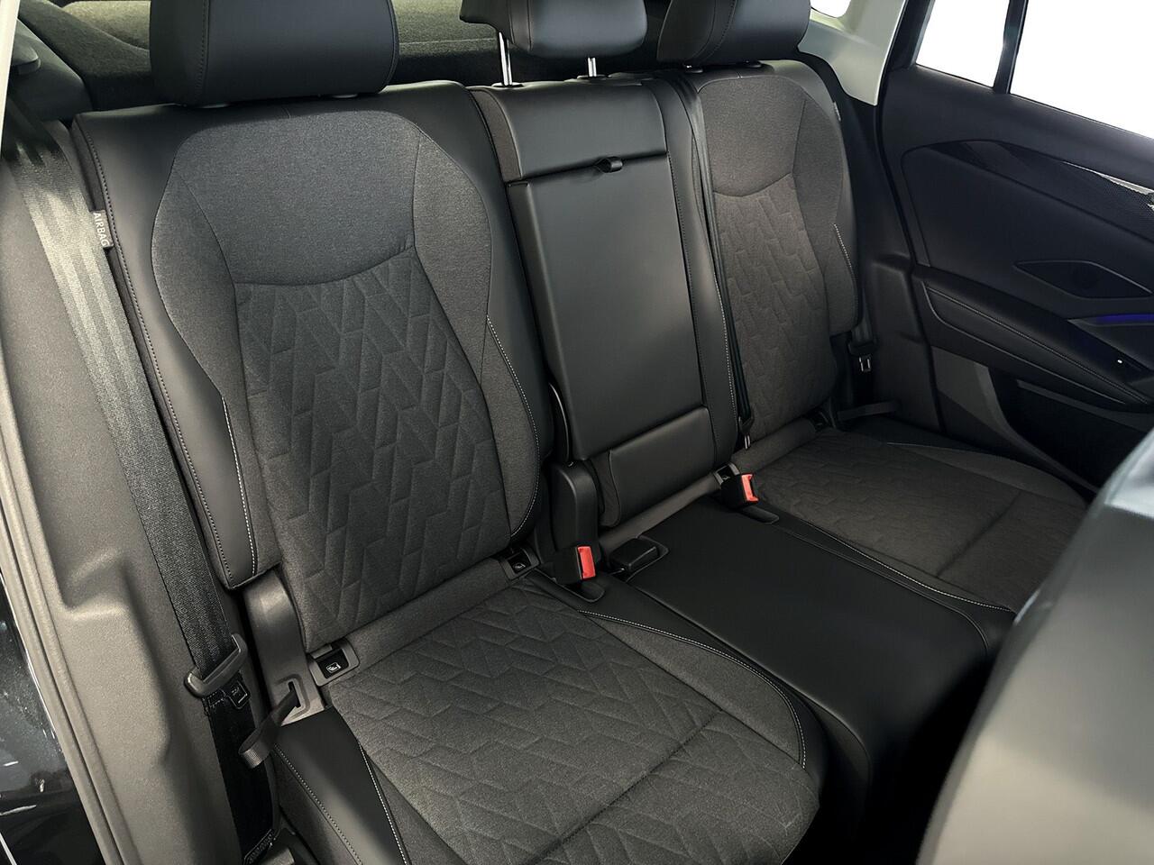 Volkswagen TIGUAN 1.5 204pk eHybrid Life Edition Parkeerassistent 'Park Assist Pro' incl. parkeerhulp / Rijstrookwisselassistent 'Side Assist' / Velgen 'Napoli', 18 inch