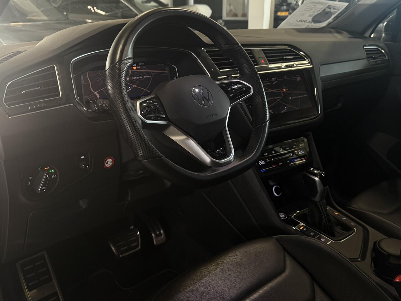 Volkswagen TIGUAN 1.4 TSI eHybrid R-Line BLACK STYLE PHEV,NAVI/360CAM,PANO,20INCH,LEER