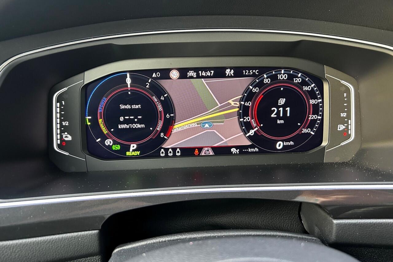 Volkswagen TIGUAN 1.4 TSI eHybrid R-Line 245pk PANO TREKHAAK 20" IQ LIGHT KEYLESS