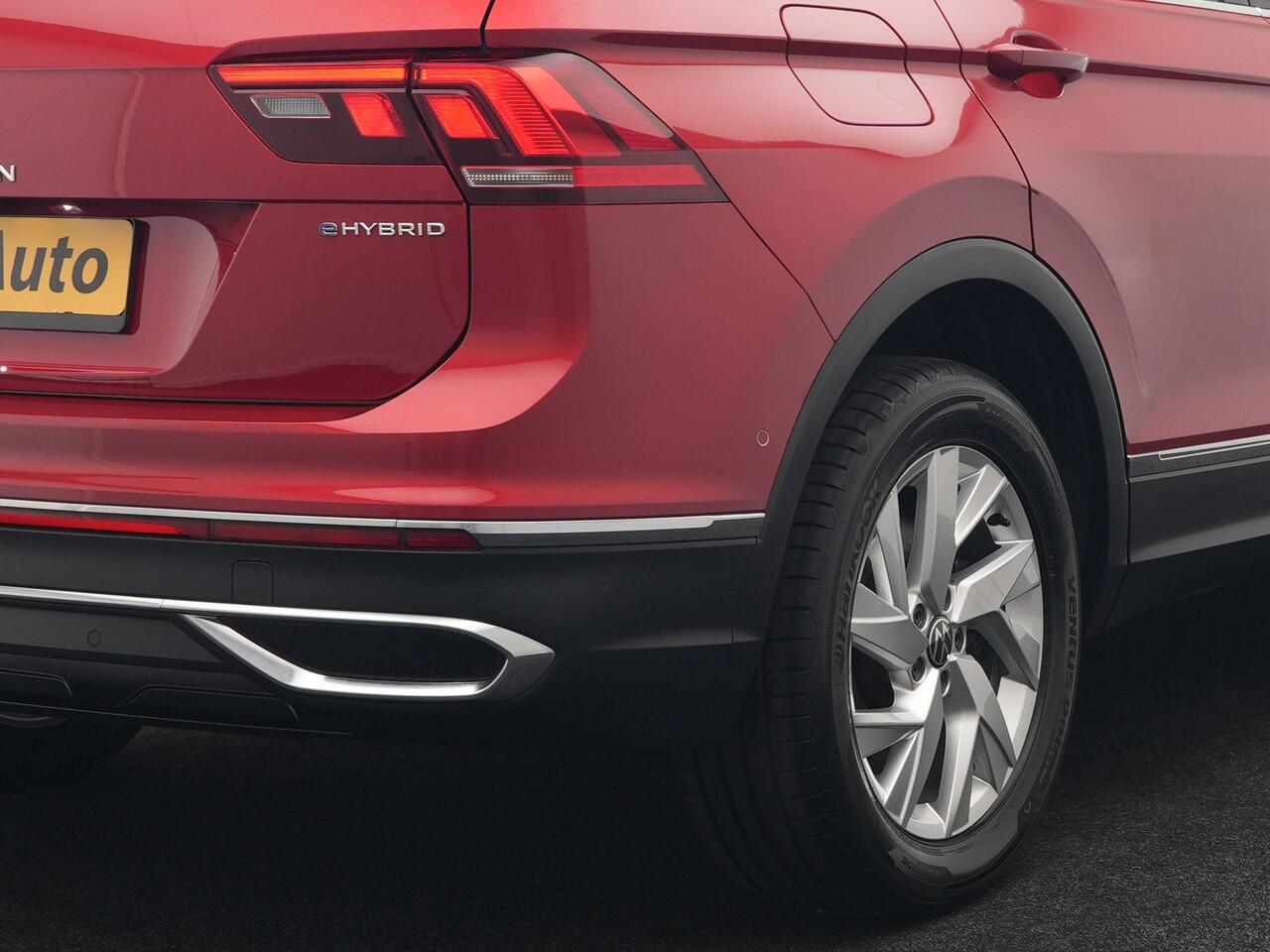 Volkswagen TIGUAN 1.4 TSI eHybrid Elegance Plug In Hybrid 245pk Dealer O.H. PHEV | Trekhaak Af Fabriek | Panodak | Head Up | Adaptive Cruise | 360 Camera | Alcantara Stoelen Massage & Verwarmd | IQ Light | Sfeerverlichting | Stuur Verwarmd | Apple Carplay |