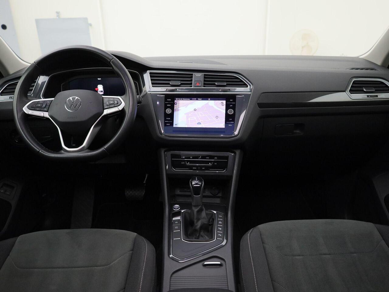 Volkswagen TIGUAN 1.4TSIeHybrid 180kW/245PK Elegance DSG · Panoramadak · Apple/Android · Camera + Parkeersensoren · Garantie tot juli 2028 of 100000km.