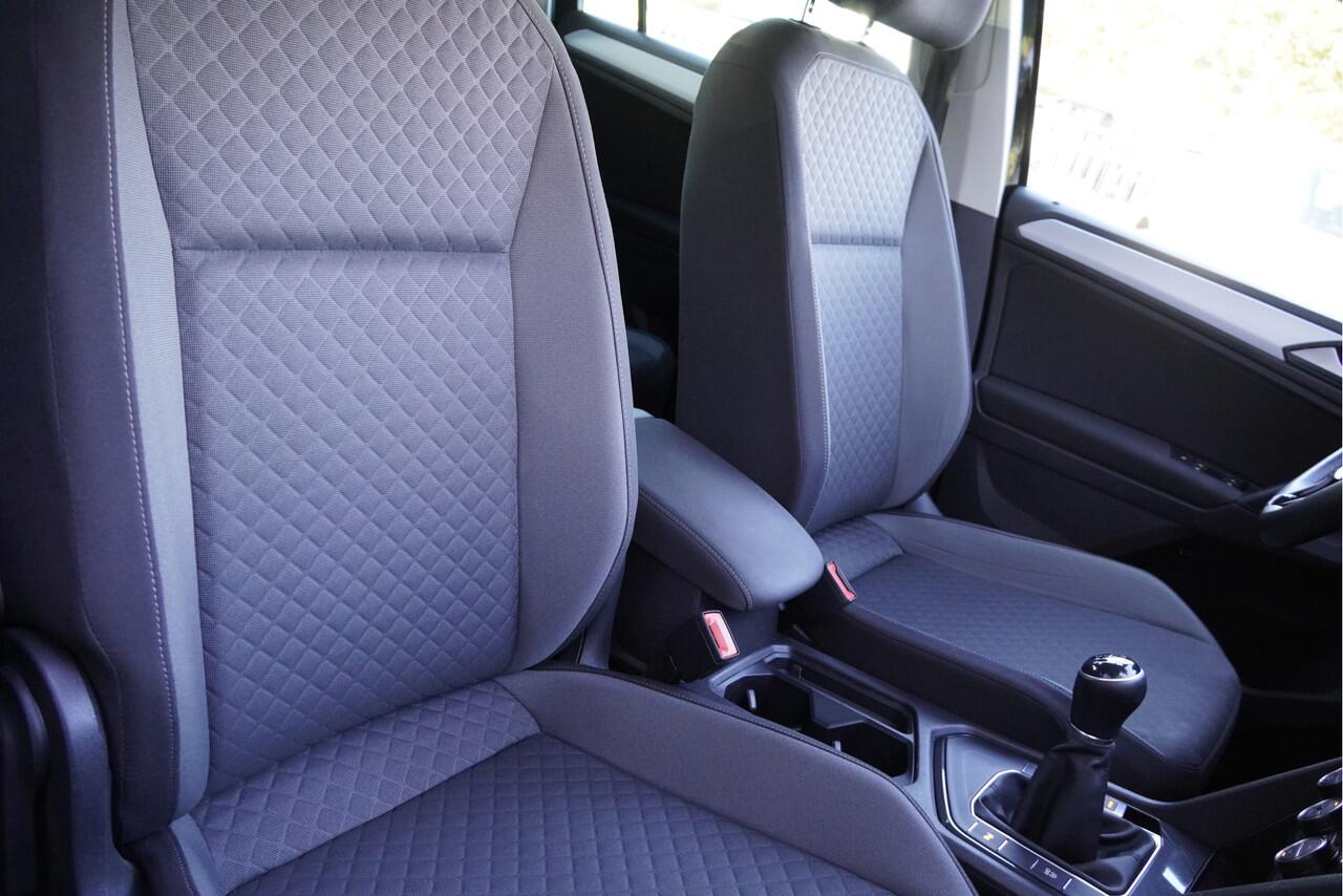 Volkswagen TIGUAN 1.5 TSI Comfortline Business BJ2019 Lmv 17" | Led | Pdc | Navi | Elek. achterklep | App-Connect | Climate control | Cruise control | Verwarmde voorstoelen | Extra getint glas