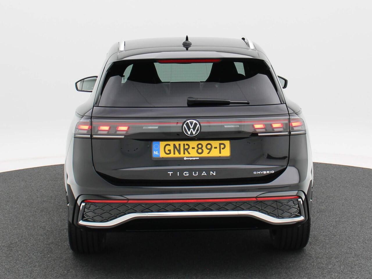 Volkswagen TIGUAN 1.5 eHybrid 272 Pk Automaat R-Line Business | LED | Camera | Climate Control | Carplay | Adaptive Cruise | privacy Glass | 20 Inch | 6.992 Km!!