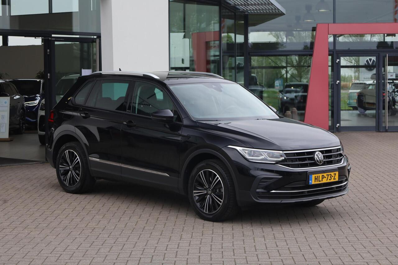 Volkswagen TIGUAN 1.4 TSI eHybrid Active PL ¤653 p/m* 245PK / 180kW DSG, Wegklapbare trekhaak, achteruitrijcamera (rear view), elektrische achterklep (easy open en close), 18" 'Nizza' LMV, LED Matrix (IQ.Lights), alarm klasse III, keyless start & entry, rondomzicht camera 