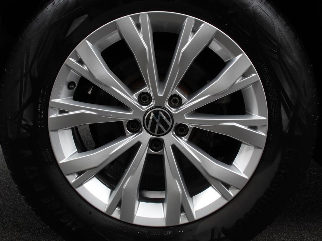 Volkswagen TIGUAN 1.5 TSI DSG 150pk Life | Navigatie | Apple Carplay/Android Auto | Parkeersensoren | Adaptive cruise Control | Wegklapbare Trekhaak | Stoel- en stuurverwarming | Ledverlichting | Getinte ramen | Climate Control