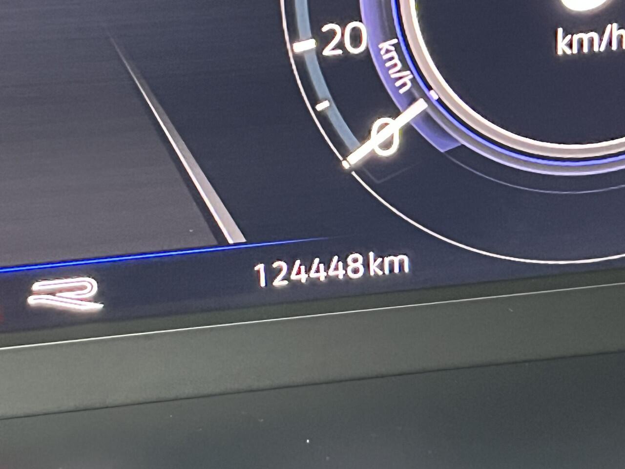 Volkswagen TIGUAN 1.4 TSI eHybrid R-Line / AUTOMAAT/ 2X R-LINE/ PANO/ CAMERA/ PARK. SENSOREN/ IQ. LIGHT/ STOEL-STUURVERWARM./ ELEK. ACHTERKLEP/ TRAVELASSIST/ KEYLESS/ ADAPT. CRUISE/ APP CONNECT/ NAVI/ CLIMA/ DAB/ 20" LMV